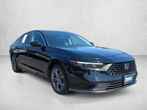 Used 2023 Honda Accord EX image 3