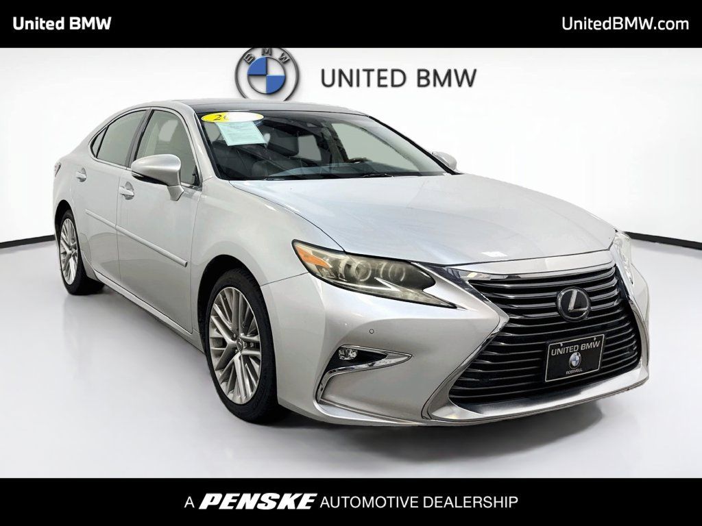 Used 2016 Lexus ES 350 w/ Ultra Luxury Package FWD image 3