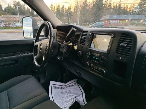 Used 2011 Chevrolet Silverado 2500 LT w/ Interior Plus Package image 18