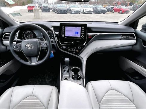 Used 2024 Toyota Camry SE w/ Cold Weather Package image 21