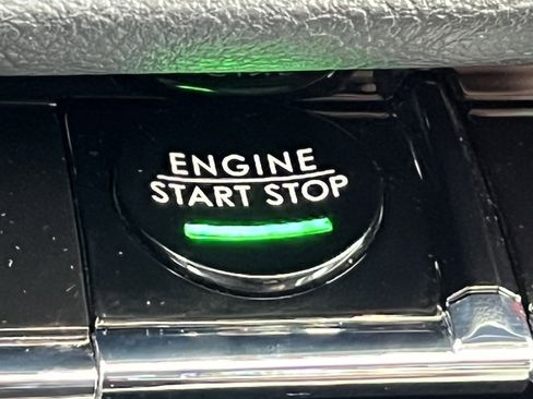 Used 2023 Lincoln Corsair AWD w/ Equipment Group 101A image 28