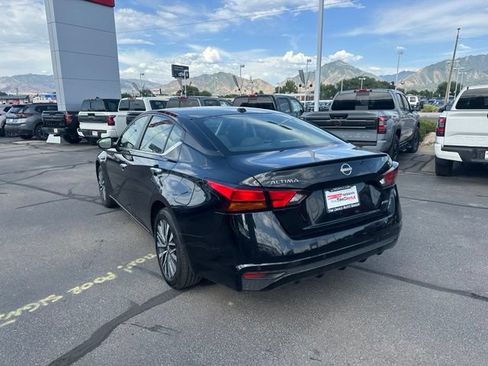 Used 2024 Nissan Altima 2.5 SV AWD/4WD image 9
