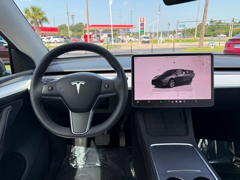 Used 2023 Tesla Model Y Long Range AWD/4WD image 19