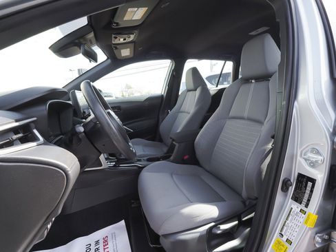 Used 2024 Toyota Corolla Cross AWD Hybrid image 31