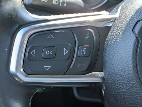 Used 2018 Jeep Wrangler Unlimited Sahara w/ LED Lighting Group AWD/4WD image 24