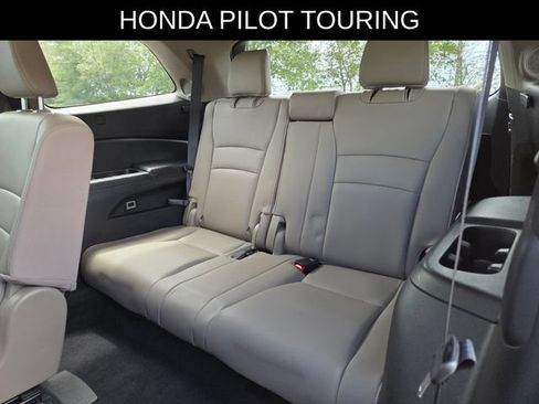 Used 2018 Honda Pilot Touring image 18