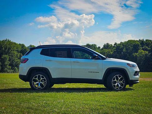 New 2026 Jeep Compass Limited AWD/4WD image 2
