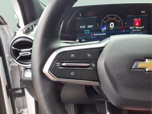 Used 2026 Chevrolet Equinox LT FWD image 18