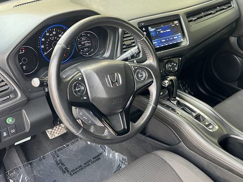 Used 2019 Honda HR-V Sport image 8