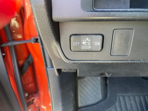 Used 2016 Toyota Tacoma SR5 image 26