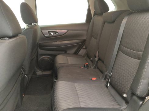 Used 2019 Nissan Rogue SV w/ Sun & Sound Touring Package AWD/4WD image 18