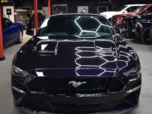 Used 2022 Ford Mustang GT RWD image 2