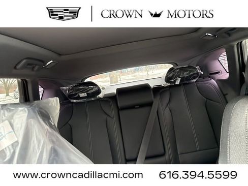 New 2026 Cadillac Optiq Luxury 1 image 18
