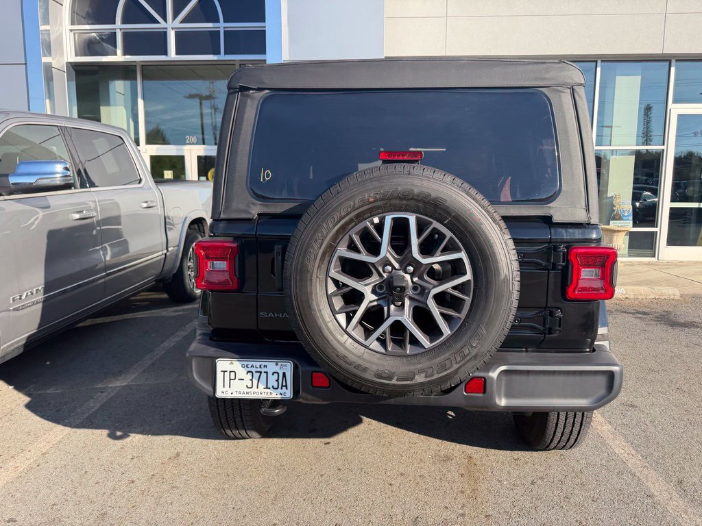 Used 2026 Jeep Wrangler Unlimited Sahara AWD/4WD image 5