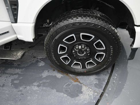 Used 2024 Ford F250 Platinum image 10