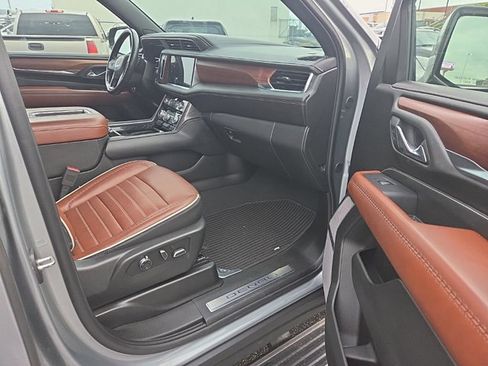 Used 2024 GMC Yukon Denali Ultimate AWD/4WD image 18