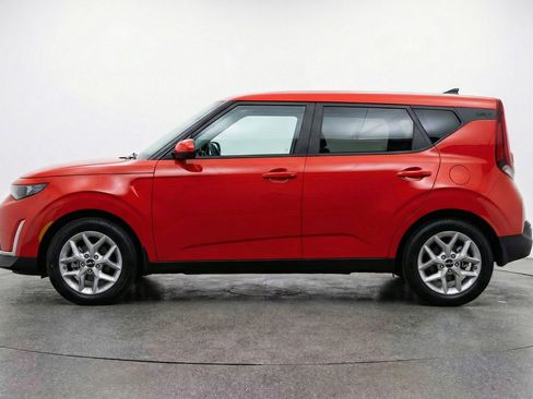 Used 2025 Kia Soul LX w/ LX Technology Package image 5