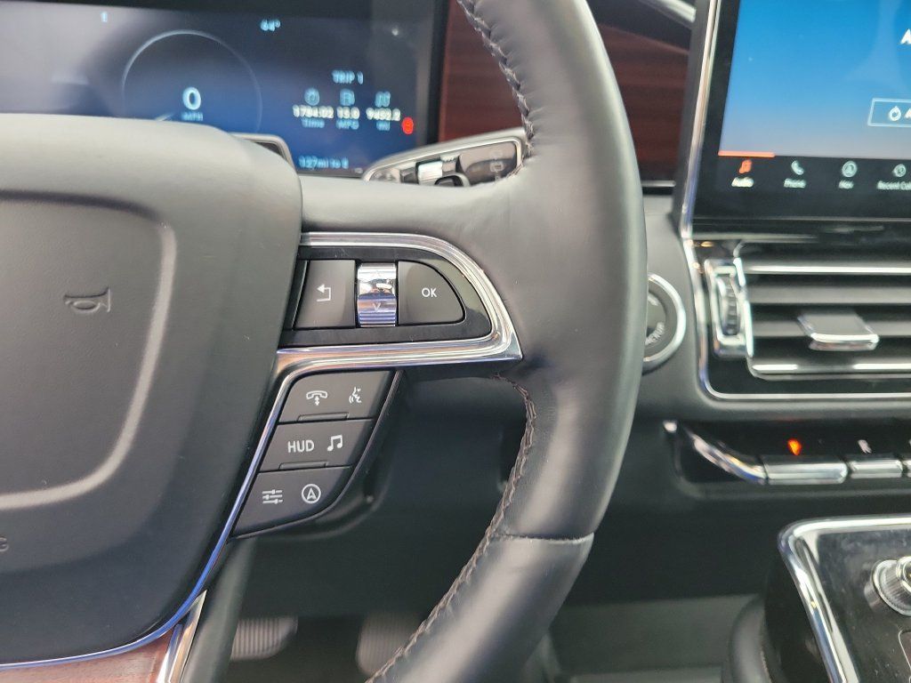 Certified 2023 Lincoln Navigator Reserve AWD/4WD image 26