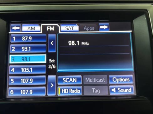 Used 2013 Toyota Camry XLE w/ Leather Pkg FWD image 13