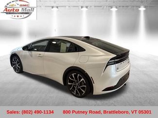 Used 2024 Toyota Prius Prime video 3