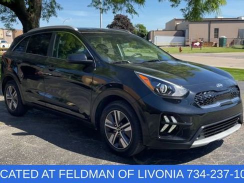 Used 2020 Kia Niro LXS FWD image 2
