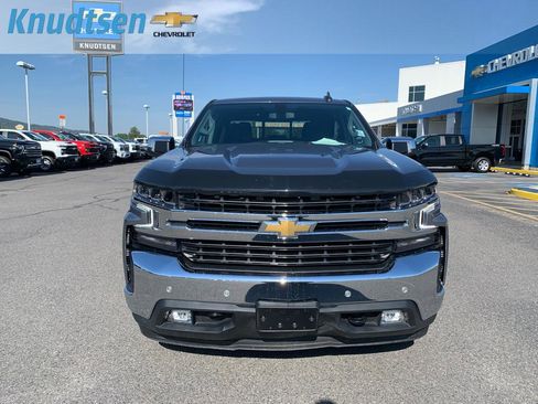 Used 2022 Chevrolet Silverado 1500 LT w/ Convenience Package II AWD/4WD image 2