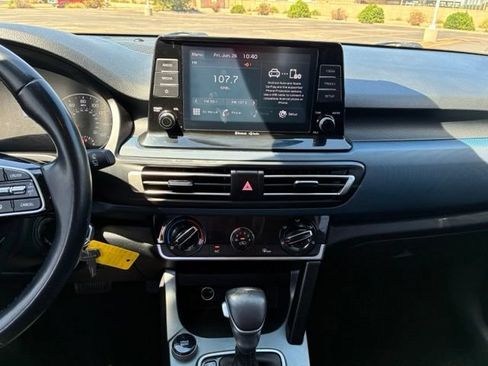 Used 2021 Kia Seltos S FWD image 15
