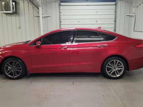 Used 2020 Ford Fusion SEL image 3