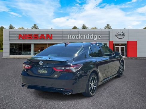 Used 2024 Toyota Camry SE AWD/4WD image 5
