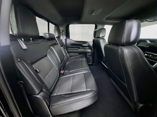 Used 2024 GMC Sierra 1500 Denali w/ Technology Package AWD/4WD image 9