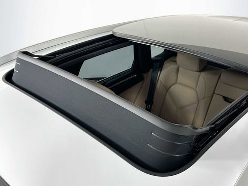 New 2026 Porsche Macan S image 22