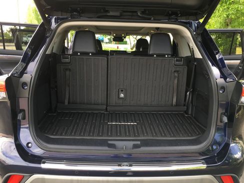 Used 2021 Toyota Highlander Platinum AWD/4WD image 29
