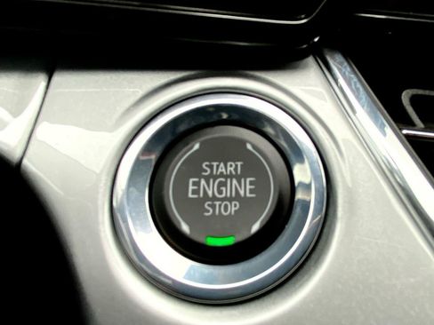 Used 2026 Chevrolet Trax LT w/ LT Convenience Package FWD image 36
