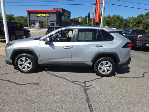 Used 2022 Toyota RAV4 LE AWD/4WD image 8