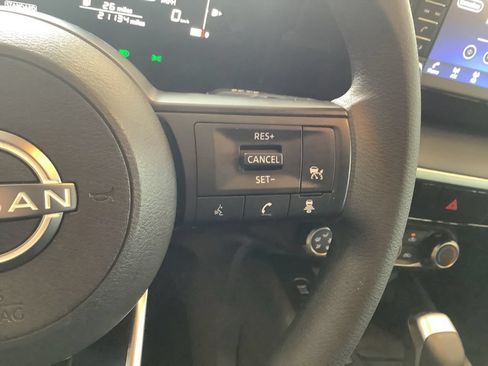 Used 2025 Nissan Kicks S AWD/4WD image 22