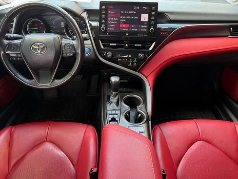 Used 2022 Toyota Camry XSE w/ Navigation Upgrade Package image 13