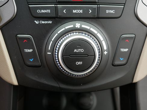 Used 2017 Hyundai Santa Fe Sport FWD image 28