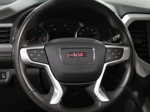 Used 2023 GMC Acadia SLE w/ Driver Convenience Package image 7