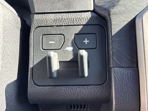 New 2025 Toyota Tacoma Limited AWD/4WD image 14