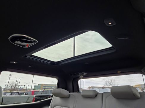 New 2026 Jeep Grand Wagoneer Summit w/ Rear Seat Video Group I AWD/4WD image 31