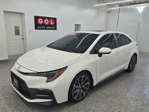Used 2022 Toyota Corolla SE w/ SE Premium Package FWD image 3
