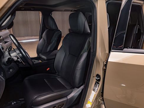 Used 2024 Lexus GX 550 AWD/4WD image 21