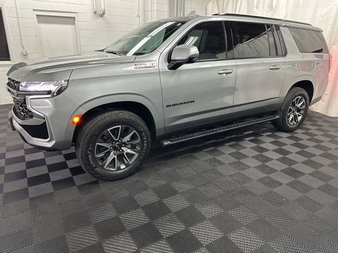 Used 2023 Chevrolet Suburban Z71 w/ Luxury Package image 5