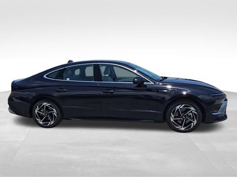 Used 2024 Hyundai Sonata SEL w/ Convenience Package FWD image 9
