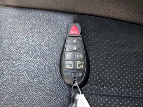 Certified 2018 Dodge Grand Caravan SXT w/ Driver Convenience Group image 35