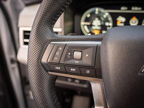 Used 2023 Mitsubishi Outlander SEL image 20