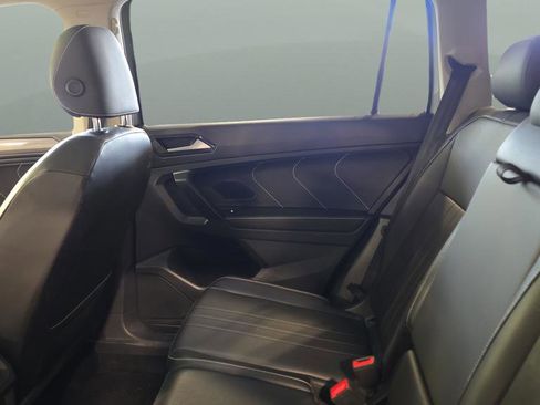 Used 2022 Volkswagen Tiguan SE image 22