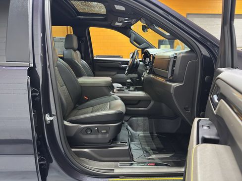 Used 2023 Chevrolet Silverado 1500 ZR2 w/ Technology Package AWD/4WD image 21