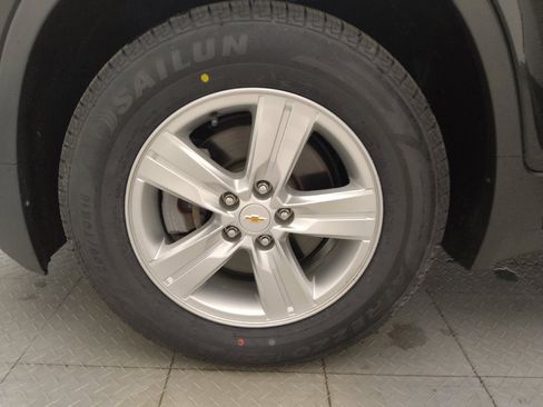 Used 2020 Chevrolet Trax LT w/ LT Convenience Package FWD image 31