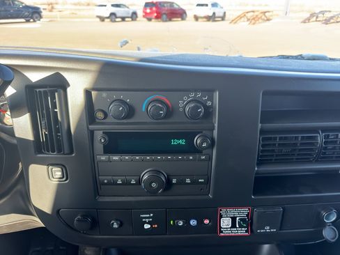 New 2025 GMC Savana 3500 Extended w/ Driver Convenience Package RWD image 18